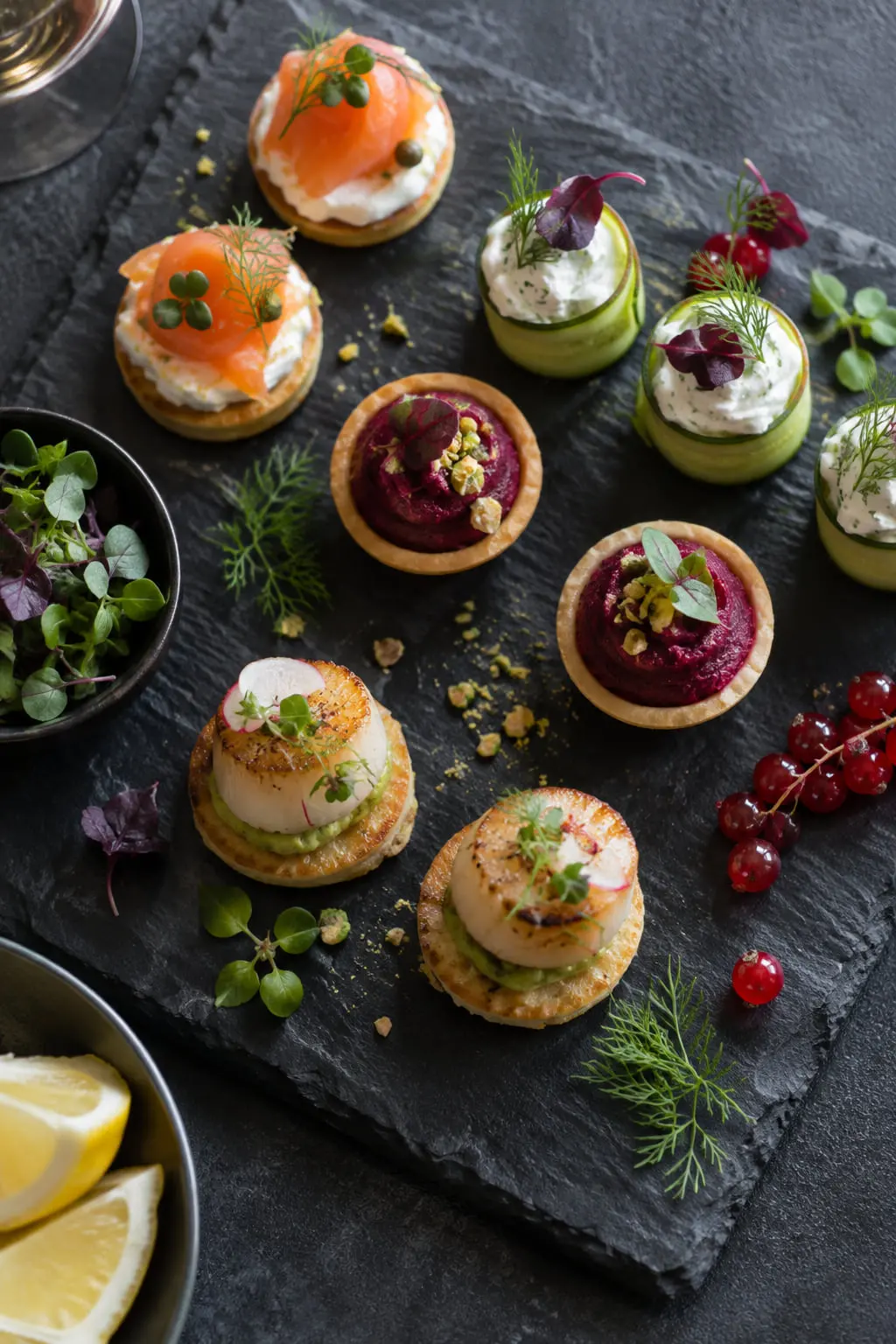 Platou de catering cu aperitive rafinate
